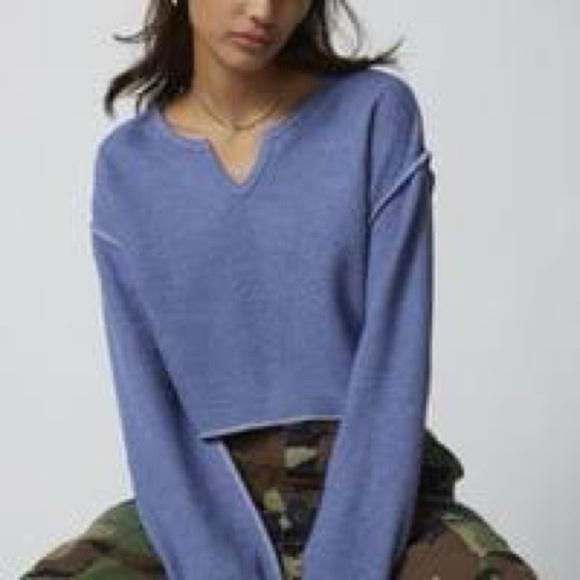 UO Parker Notch Neck Long Sleeve Top new without tags - Picture 2 of 4